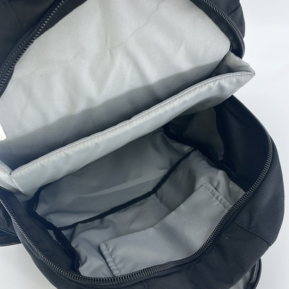 CASELOGIC Laptop Backpack Black with Red straps EUC - Picture 8 of 13